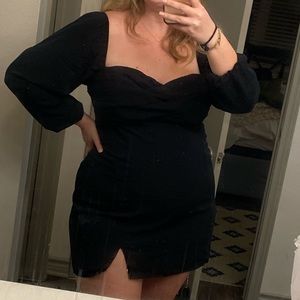 BLACK MINIDRESS WITH SLIT DETAIL